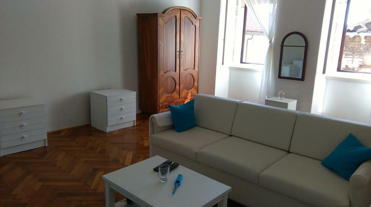 Central Augustus App Пула Екстериор снимка