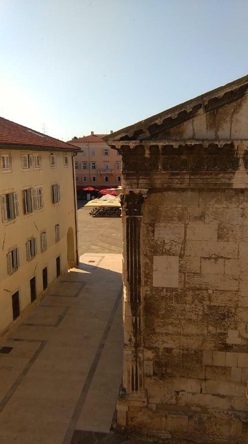 Central Augustus App Пула Екстериор снимка